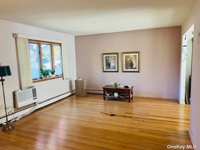 22 Bay 2nd Street, House other with 3 bedrooms, 1 bathrooms and null parking in Islip NY | Image 2