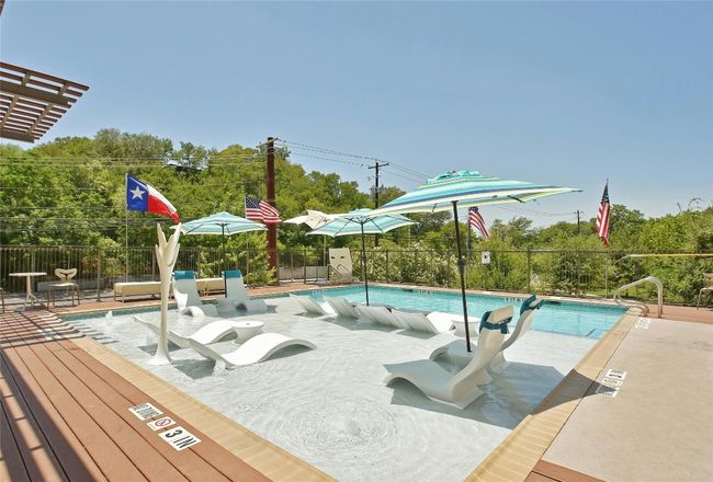 You can hear the music from ACL from the pool deck. | Image 25