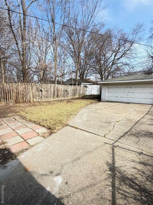 7324 Pierson St, Detroit, MI, 48228-4629 | Card Image