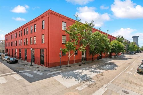 321-330 Julia St, New Orleans, LA, 70130-3682 | Card Image