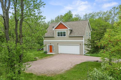 S5665 Devils Crown Drive, Greenfield, WI, 53913 | Card Image