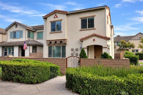 858 Calaveras Way, Corona, CA, 92878-4284 | Card Image