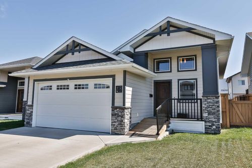 612 Aquitania Blvd W, Lethbridge, AB, T1J5G5 | Card Image