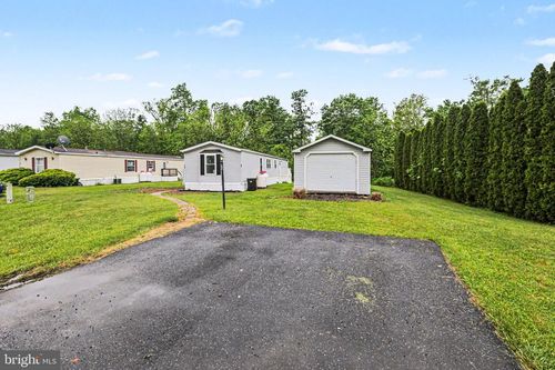 24 Meadowview Dr, NEW BLOOMFIELD, PA, 17068-9772 | Card Image