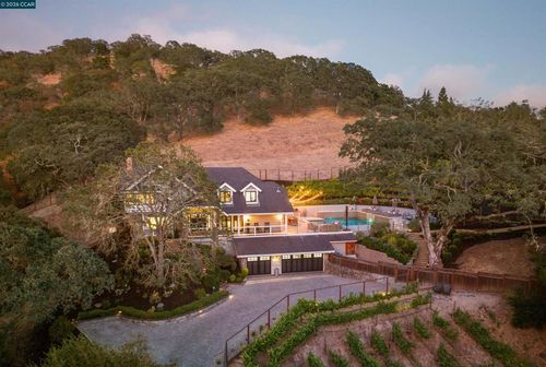 330 Twin Peaks Ln, Alamo, CA, 94507-2318 | Card Image