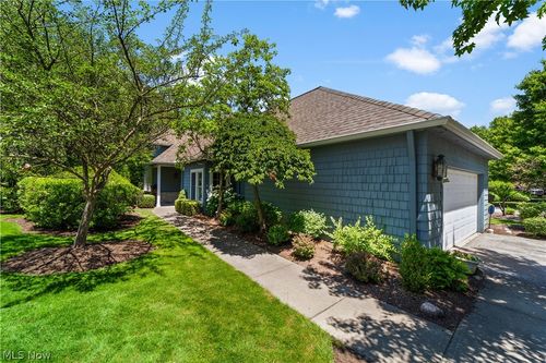 26 Haskell Dr, Bratenahl, OH, 44108-1170 | Card Image