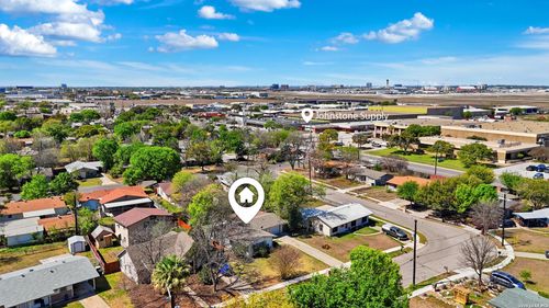 210 N Guilford Dr, San Antonio, TX, 78217-5716 | Card Image