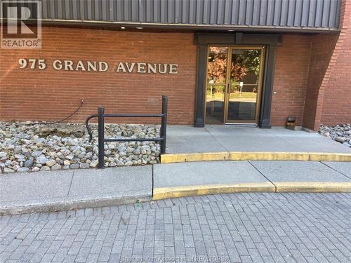 102-975 Grand Ave W, Chatham, ON, N7L4Z6 | Card Image