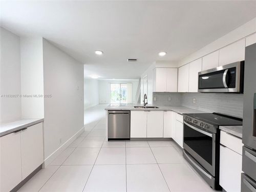 35-1524 Coronado Rd, Weston, FL, 33327-1752 | Card Image