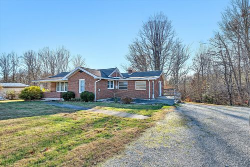 813 Jubal Early Hwy, Wirtz, VA, 24184-3824 | Card Image