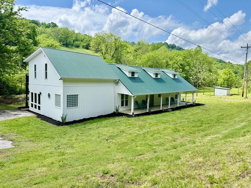 2490 Wolf Creek Rd, Silver Point, TN, 38582-7911 | Card Image