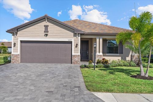 5209 Blue Crush St, Bradenton, FL, 34211-1580 | Card Image