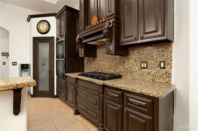 6813 N Gwin Rd, House other with 3 bedrooms, 3 bathrooms and 2 parking in Edinburg TX | Image 9