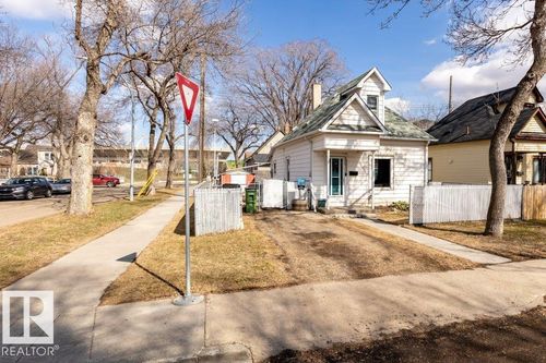 10933 93 St Nw, Edmonton, AB, T5H1Z1 | Card Image
