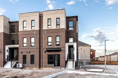 39-70 Kenesky Dr, Hamilton, ON, L8B0R4 | Card Image