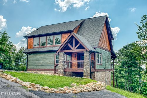 804 Upper Picadilly Ln, Gatlinburg, TN, 37738 | Card Image