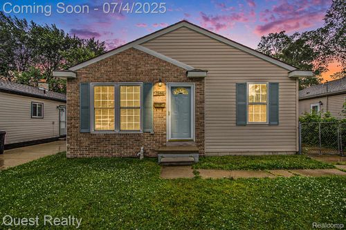 26441 Spicer St, Madison Heights, MI, 48071-4926 | Card Image