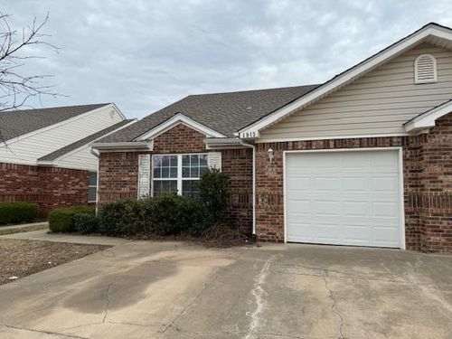 1913 Durham Place, Norman, OK, 73071 | Card Image