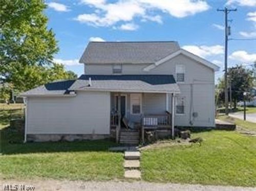 223 E Maple St, Hartville, OH, 44632-9351 | Card Image
