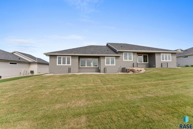 513 N Wildcat Dr, Townhouse with 3 bedrooms, 3 bathrooms and null parking in Sioux Falls SD | Image 57
