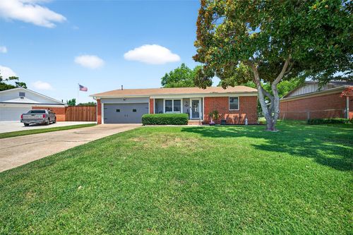 2815 Sunset St, Denison, TX, 75020-5638 | Card Image