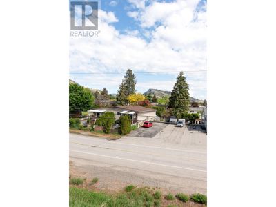 3 - 11124 Jubilee Rd W, Home with 3 bedrooms, 2 bathrooms and 1 parking in Summerland BC | Image 3