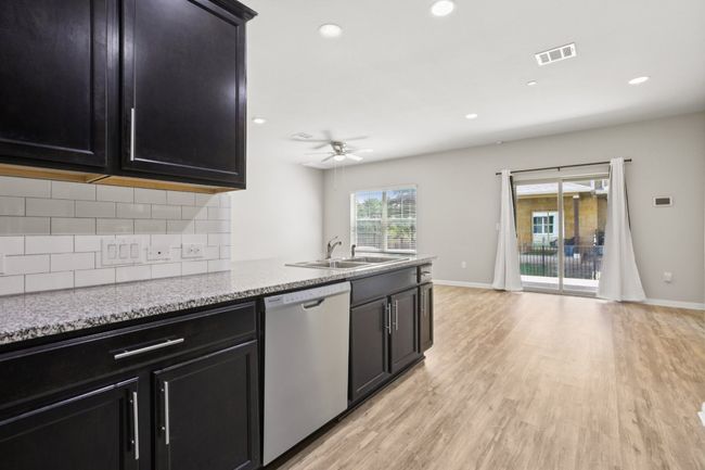 APT-2903 - 516 E Slaughter Ln, Condo with 2 bedrooms, 3 bathrooms and 2 parking in Austin TX | Image 10