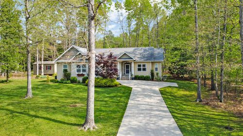 89 W Creek Dr, Crossville, TN, 38572-3937 | Card Image