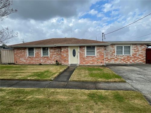 3504 Volpe Dr, Chalmette, LA, 70043-2539 | Card Image