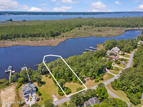 5202 Bucco Reef Rd, New Bern, NC, 28560-6421 | Card Image