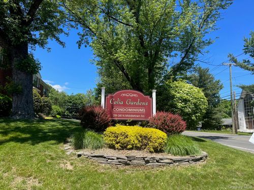 d-225 N Middletown Rd, Pearl River, NY, 10965-1131 | Card Image