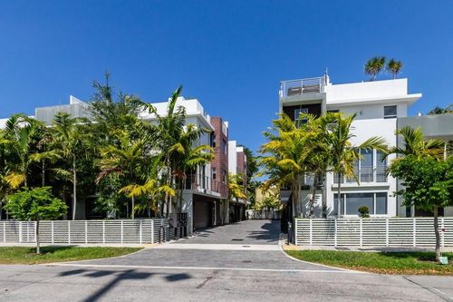 208-700 Ne 14th Avenue, Fort Lauderdale, FL, 33304 | Card Image