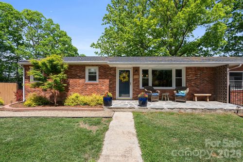 343 Oakview Park Rd, Asheville, NC, 28803-9686 | Card Image
