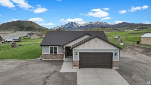 8050 W 1900 N, Mendon, UT, 84325-4712 | Card Image