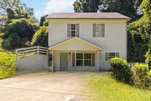 9005 Lemans Trl, Gainesville, GA, 30506-6370 | Card Image