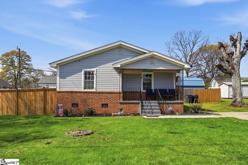 16 Carver St, Greenville, SC, 29611-4518 | Card Image