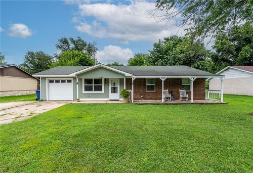 1155 Jo Lynn St, Siloam Springs, AR, 72761-4570 | Card Image