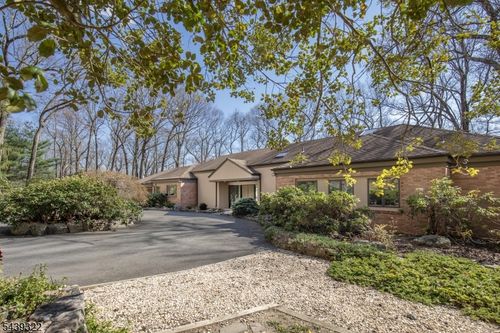 235 Mountainside Rd, Mendham Twp, NJ, 07945-1100 | Card Image