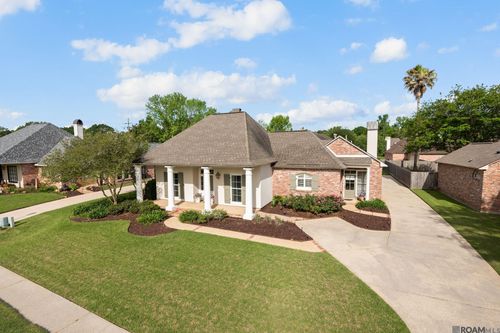 17952 Heritage Estates Dr, Baton Rouge, LA, 70810-6566 | Card Image