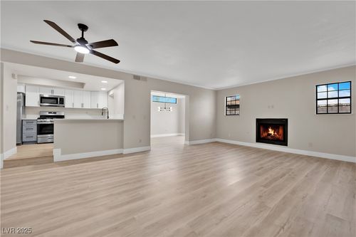 5006 Schumann Dr, Las Vegas, NV, 89146-6909 | Card Image