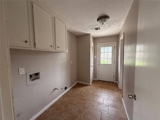 Spacious Utility area | Image 11