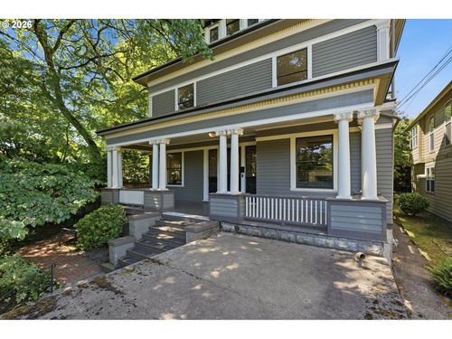 3425 S Corbett Ave, Portland, OR, 97239-4621 | Card Image