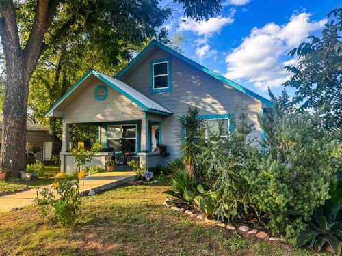 1205 E Sandstone St, Llano, TX, 78643-2428 | Card Image