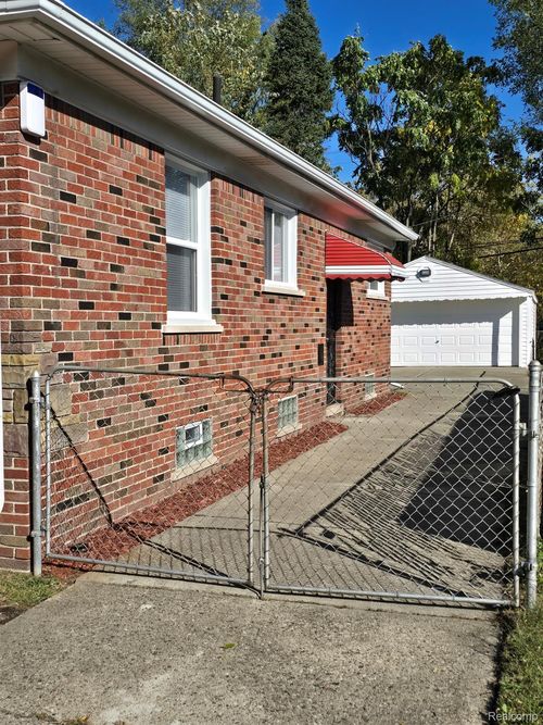 20000 Concord St, Detroit, MI, 48234-2915 | Card Image