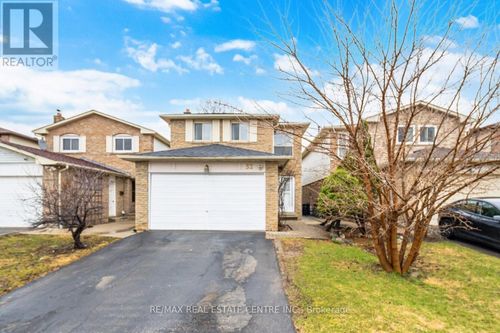 32 Dafoe Cres, Brampton, ON, L6Y2L2 | Card Image