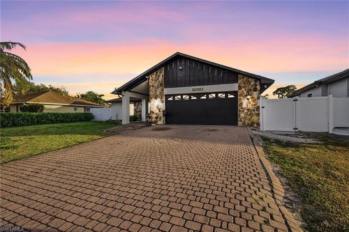 5050 32nd Ave, NAPLES, FL, 34116-8114 | Card Image