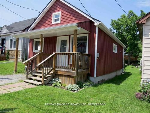 52 Mccormick St, Welland, ON, L3C4L9 | Card Image