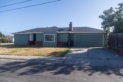 124 Clifford Ave, Watsonville, CA, 95076 | Card Image