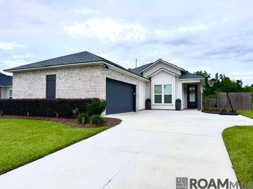 18946 Pharlap Way, Zachary, LA, 70791-2566 | Card Image