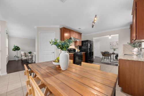 7108 Crestone Rd, Austin, TX, 78744-1772 | Card Image